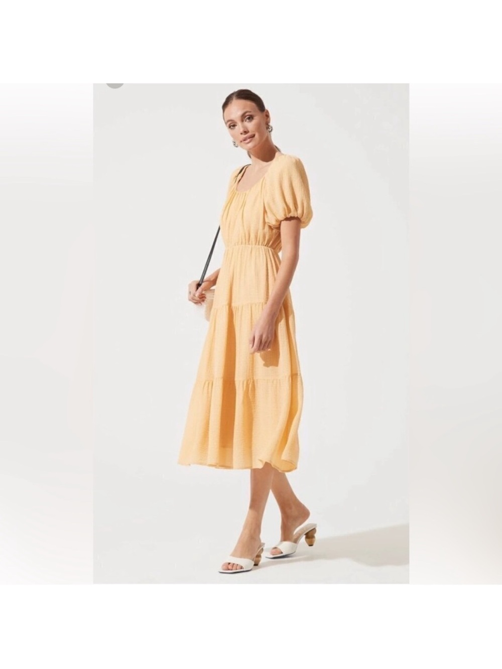 Astr Puff-Sleeve Tiered Midi Dress